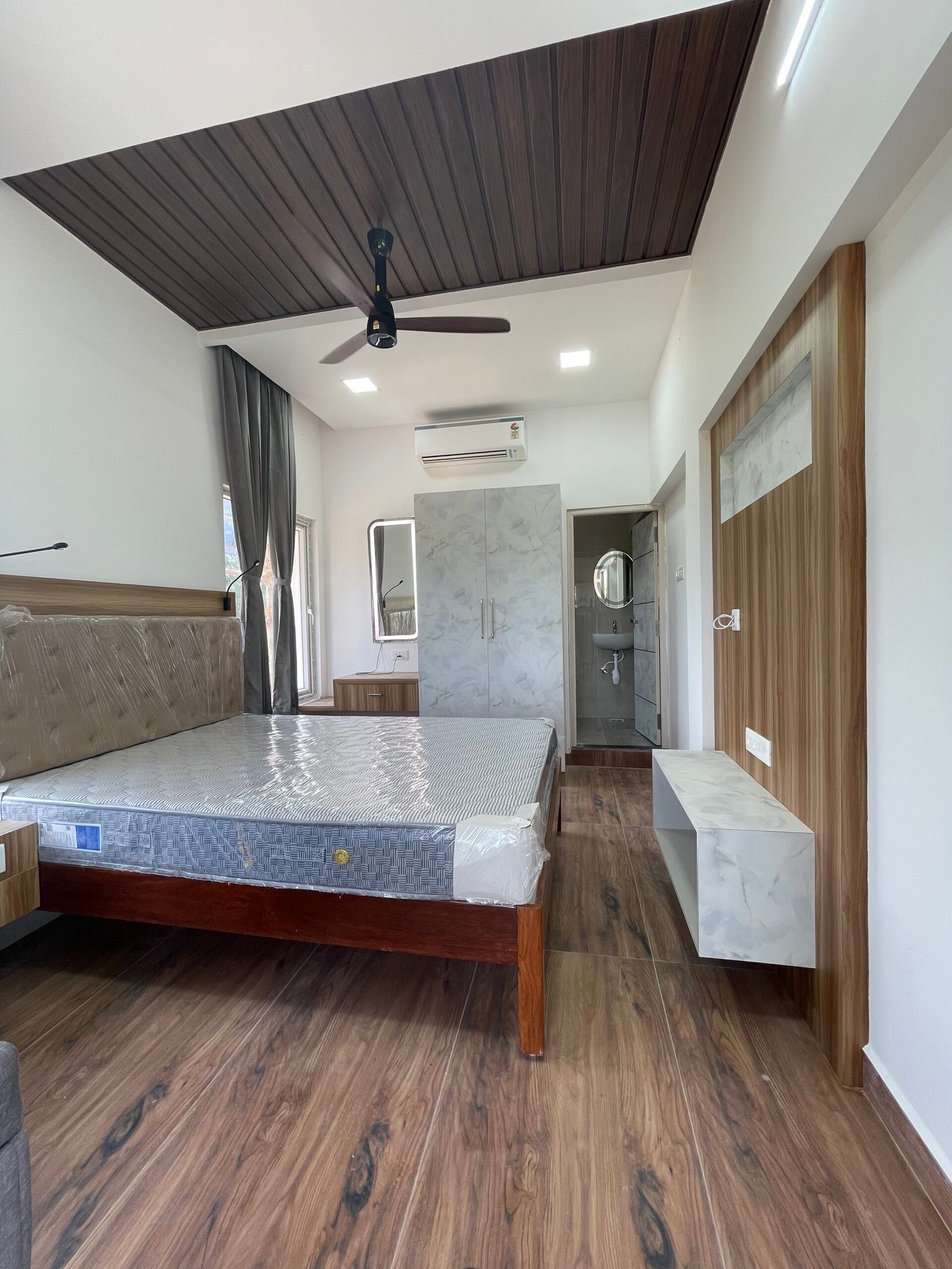 Queen Suite